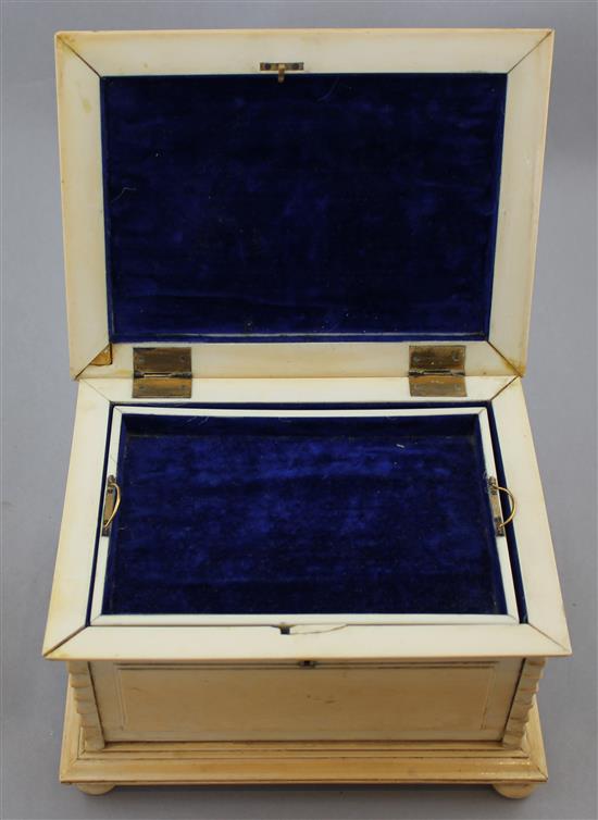 A late 19th / early 20th century Anglo Indian ivory jewellery casket, 8in.